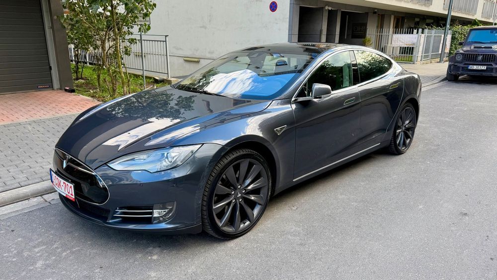 Tesla Model S P85D Performance DARMOWE ładowanie