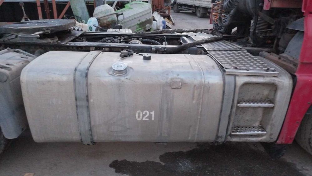 Продам або обміняю МАН ТГХ напівпричіп самоскид ,коробка автомат.