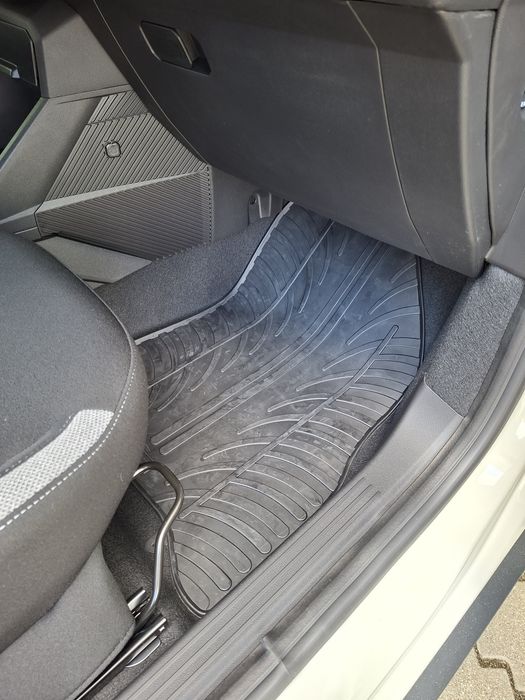 Tapetes borracha Dacia Duster 3
