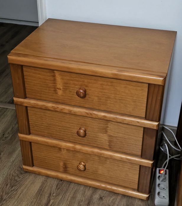 Cama de solteiro, com colchao Molaflex (novo) + mesa de cabeceira