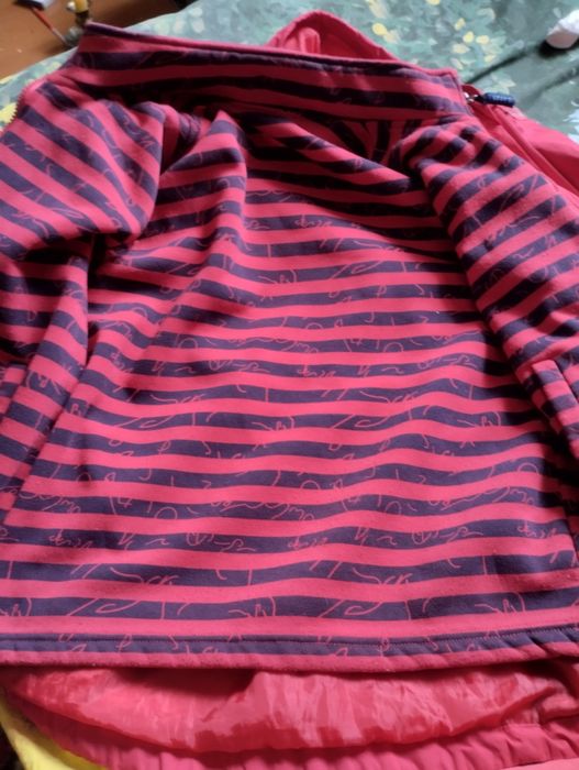 Продам курточку для хлопчика до 10 років.