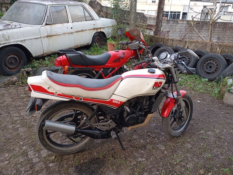 Yamaha 125 RD. (doc suíços)