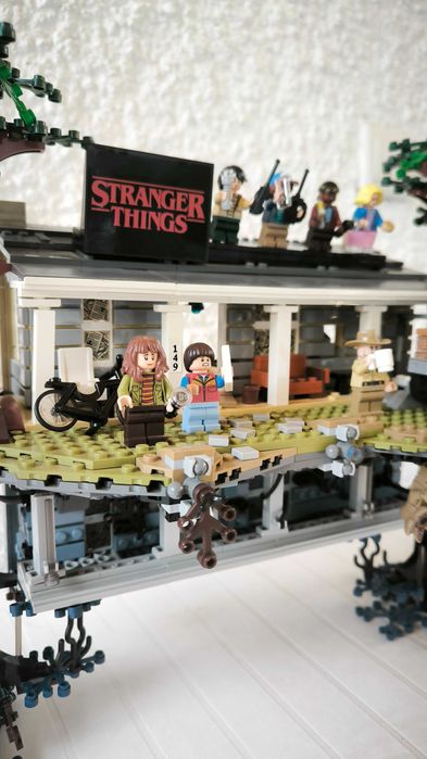 LEGO Stranger Things 75810 - O Mundo Invertido (100% Completo / Descontinuado)