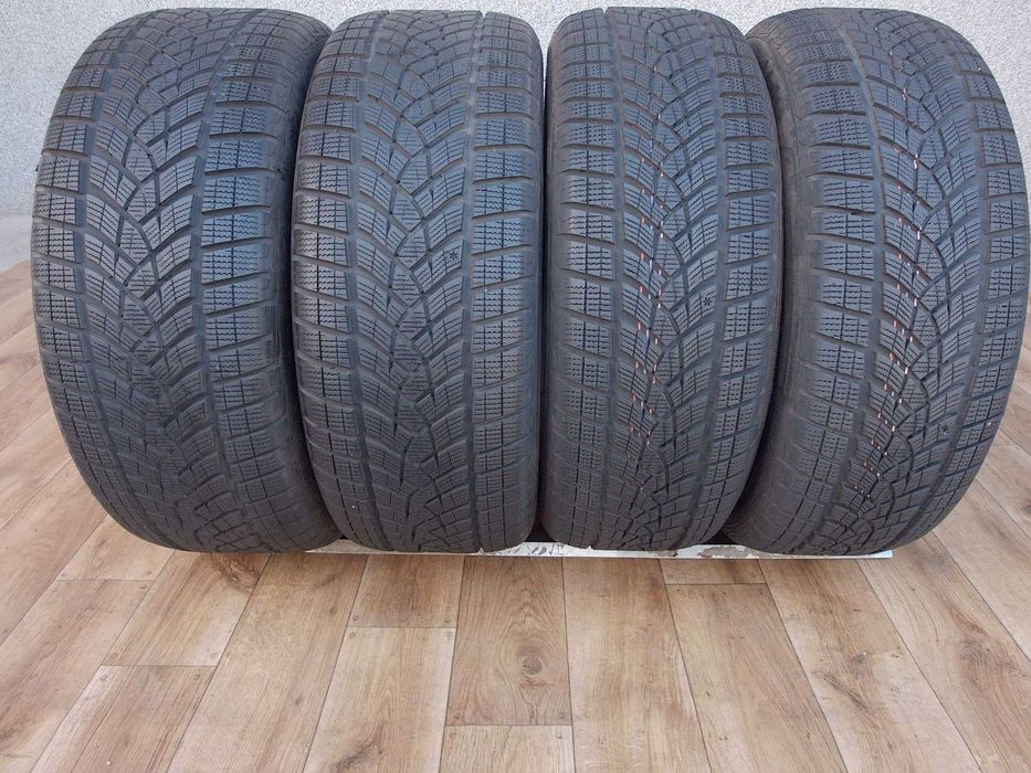 Goodyear UltraGrip Performance Suv 2x 235/55/19 2x 255/50/19 z 2023r