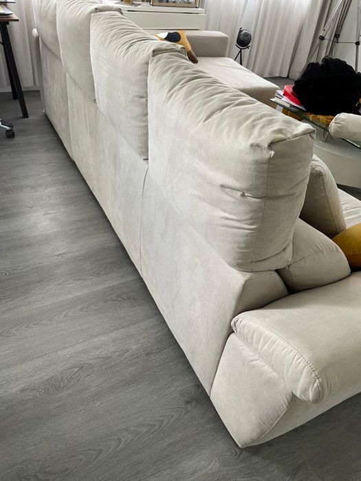 Sofá Chaise Longue Bege com Arrumação