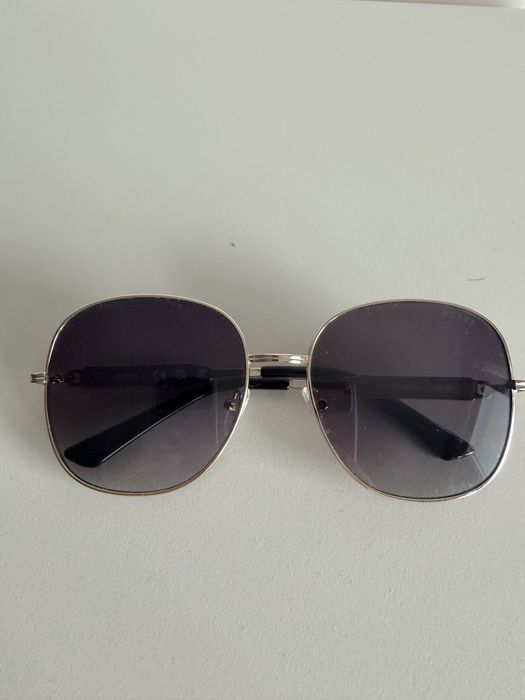 Okulary przeciesłoneczne marki  GUESS