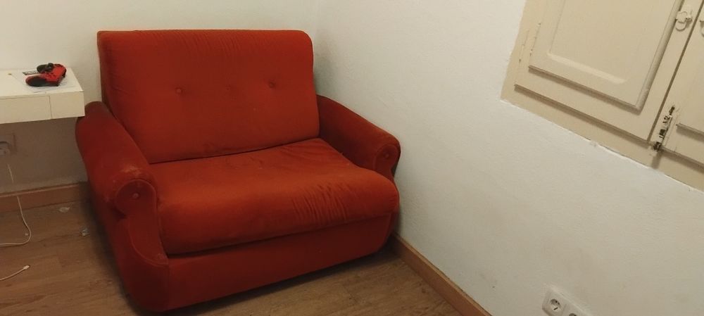 Sofa-cama vermelho