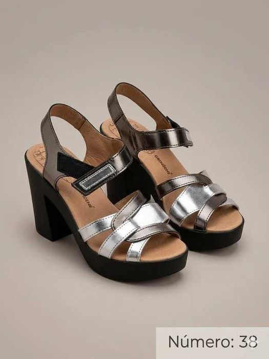 Sandália 38 é um modelo de estilo casual e anatómico, focado no equilíbrio entre elegância e conforto