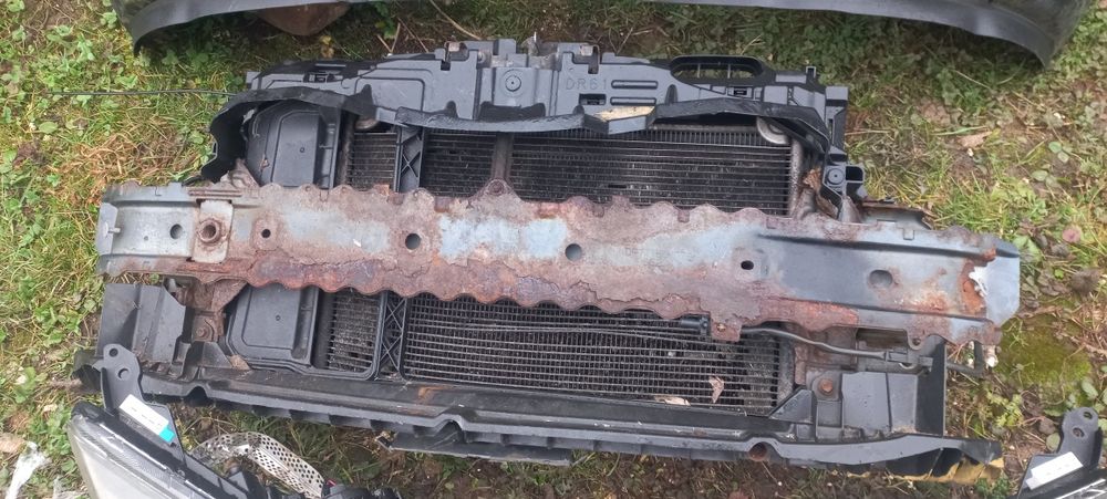 Бампер  радіатори підсилювач телевізор капот крило mazda 2 de lift