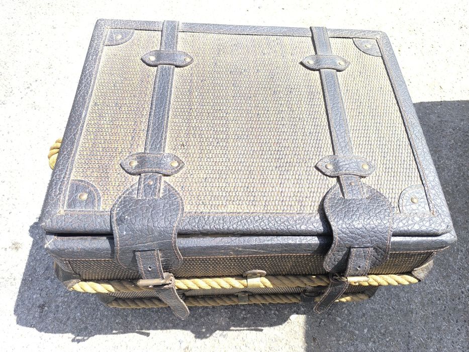 Baú madeira forrada a pele