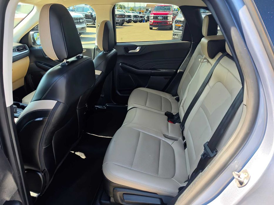 Ford Escape hyb      2023