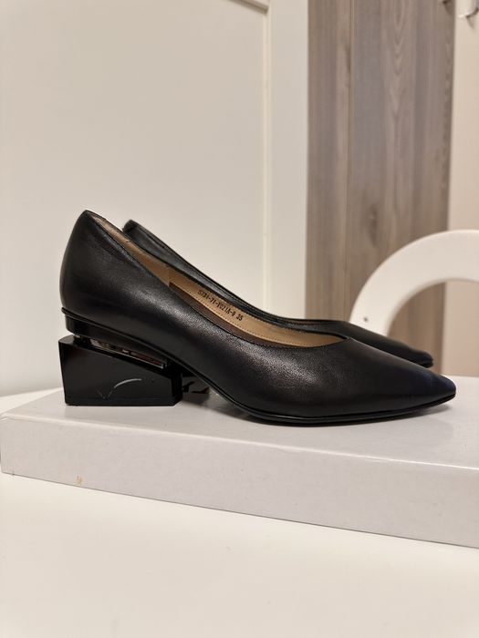 Туфлі човники на низьких підборах