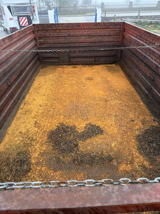 Rebouque 6300kg com travao hidraulico e taipais altos