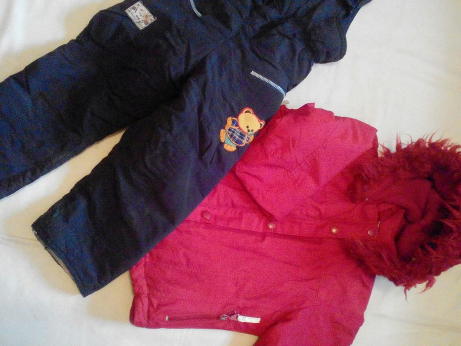 Продам зимний комбезик-пуховичок на дев.3-4 годика