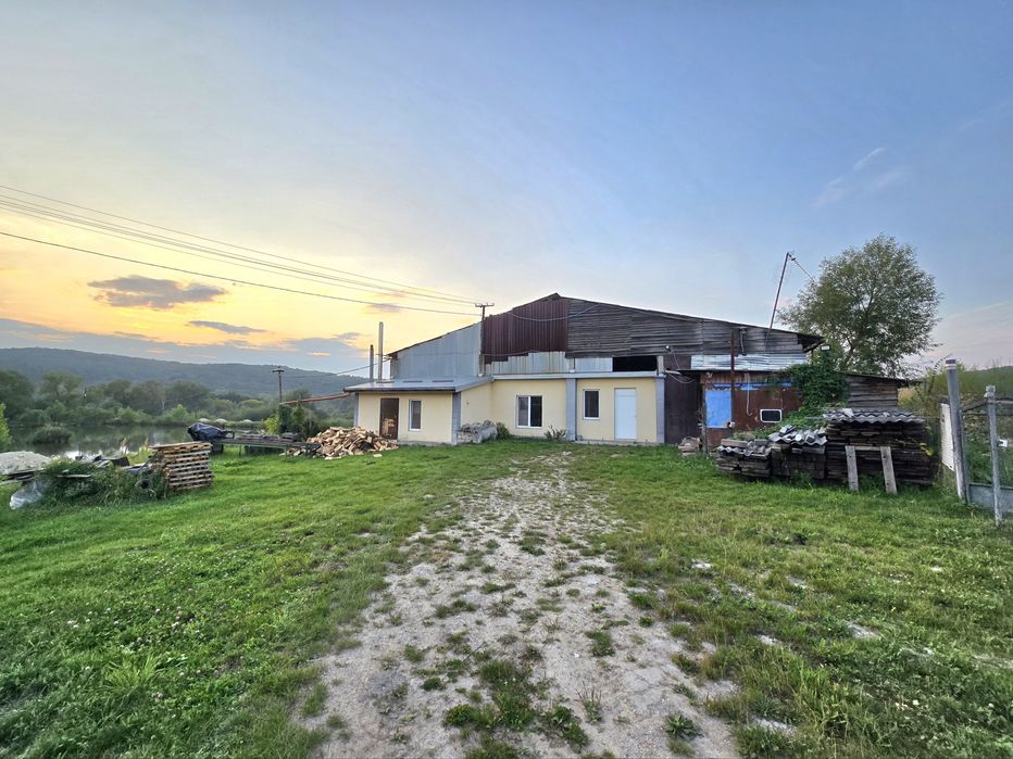 Продаж ексклюзивного комплексу з озером