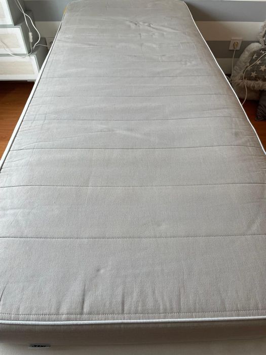 Sommier com colchao