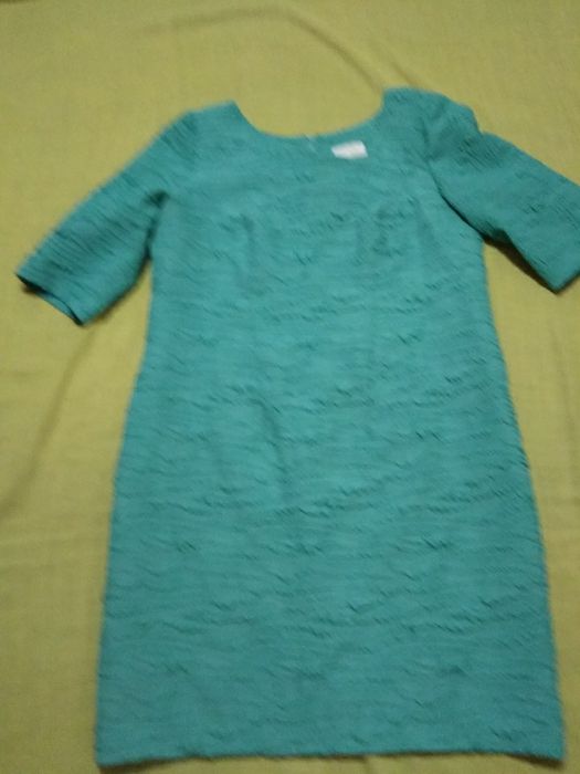 Нарядное платье цвета бирюза в идеальном состоянии