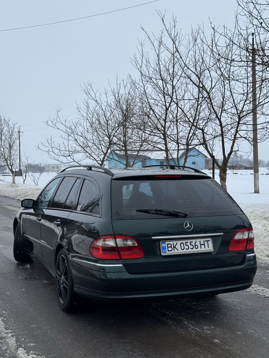 Mercedes-Benz E-Class S211 (універсал)