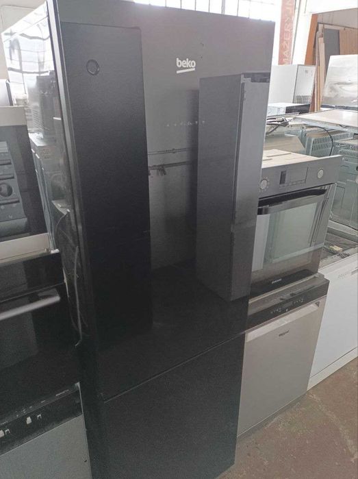 Lodówka BEKO NeoFROST czarna szklana GWARANCJA
