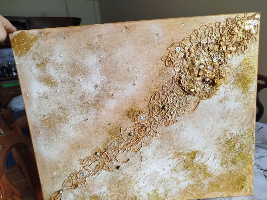 Tela pintada a mão com relevo