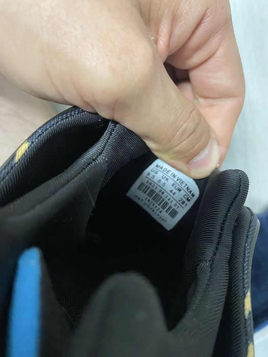 Кросівки Adidas Yeezy Boost 700 Black & Orange