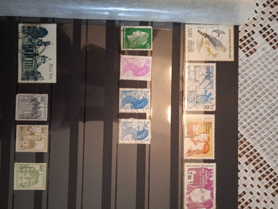 Coleção de selos dos anos 80