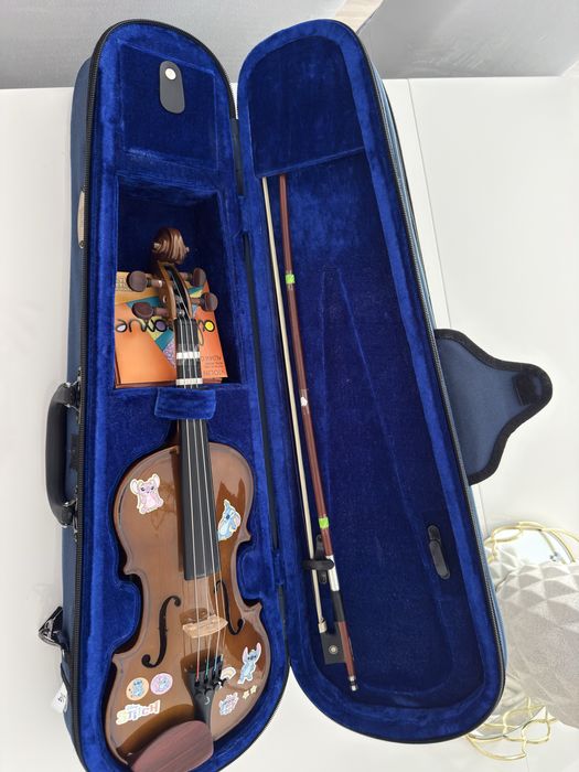 Vendo violino 1/4  em exelente estado para criança.