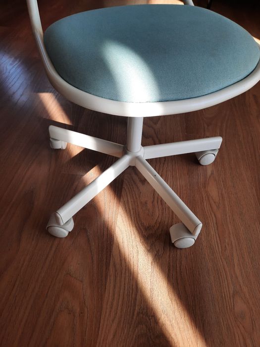 Krzesełko dziecięce do biurka ORFJALL Ikea