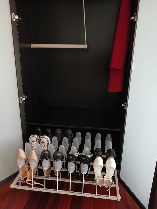 Guarda fatos IKEA com sapateira