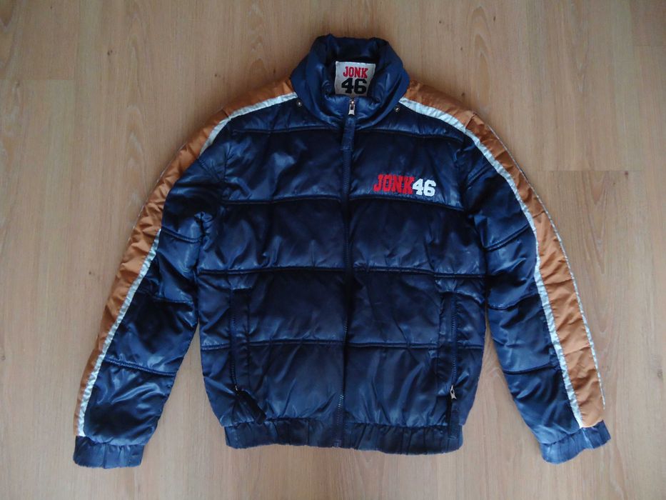 Куртка демисезонная тёплая на мальчика 10-12 лет, идеальное состояние.