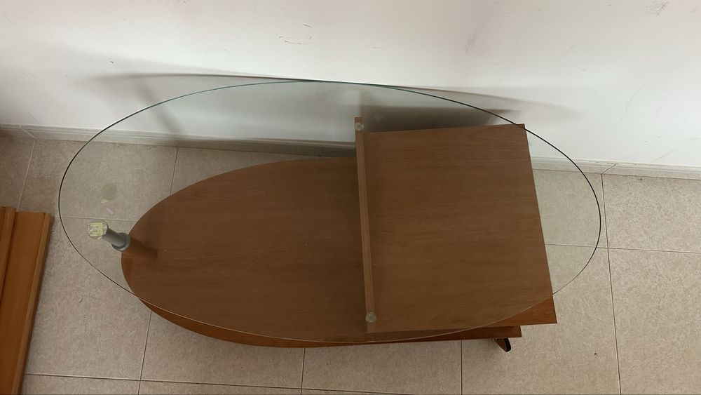 Mesa de Centro c/rodas / Tampo de Vidro