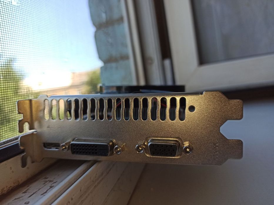 Продам Видеокарту Gt 740 2gb DDR5