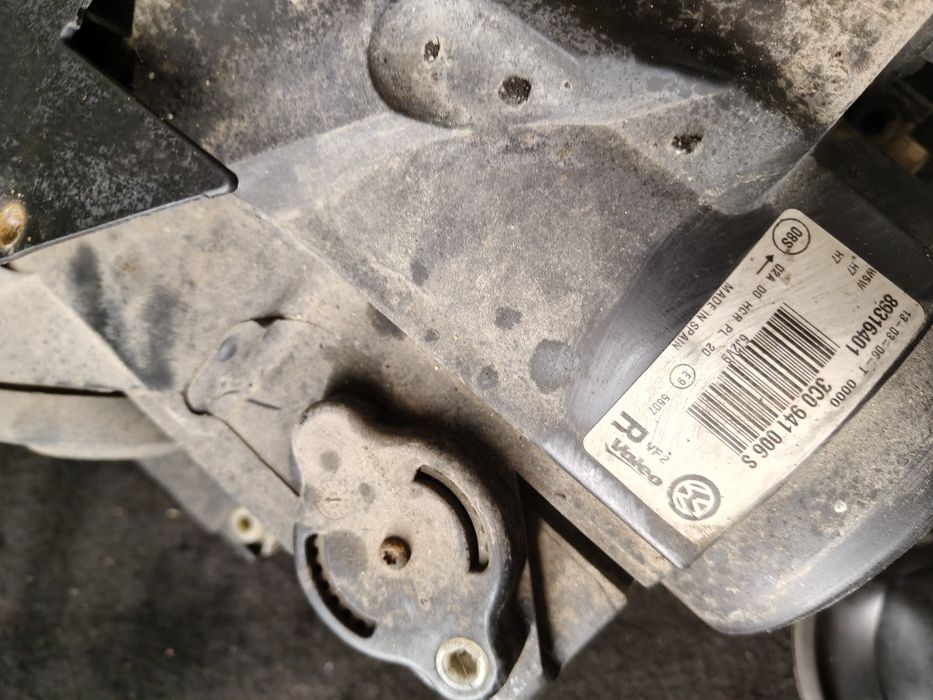 Lampa przód prawa volkswagen passat B6