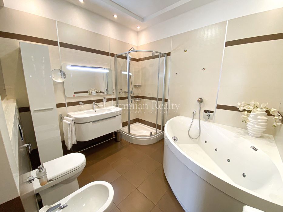 Продаж 4к квартири вул. Назарівська  23а. Ботанічний сад Фоміна