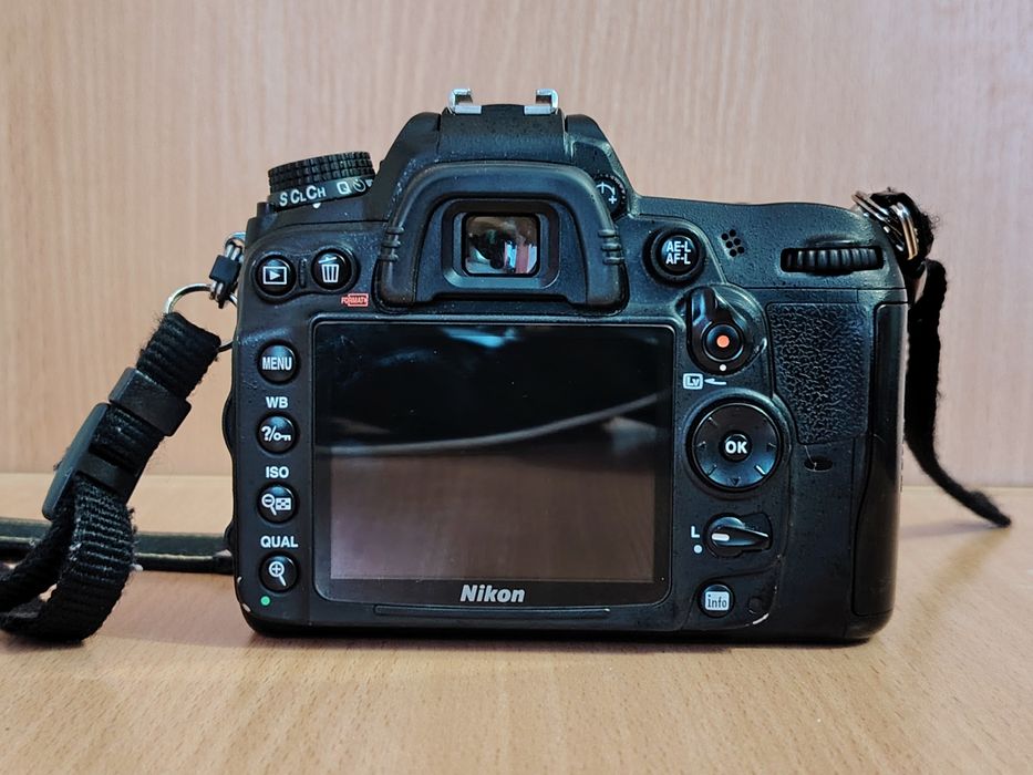 Фотоапарат Nikon d7000