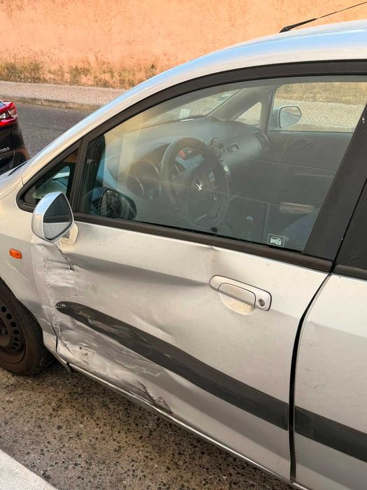 Honda Jazz  2001- Venda completa para reparação/peças