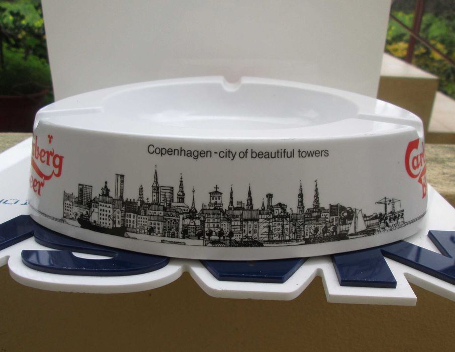 Cinzeiro vintage Carlsberg Made in Italy como novo