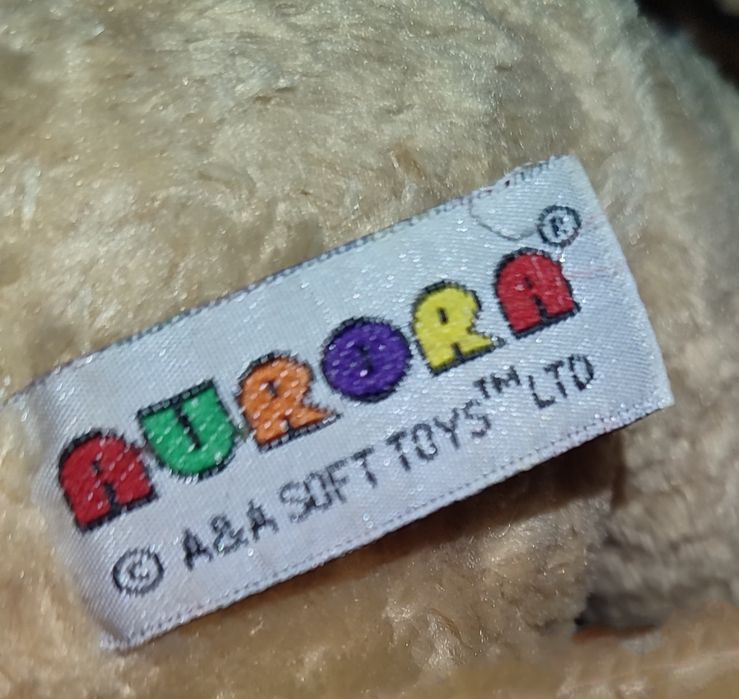 Симпатичный плюшевый мишка