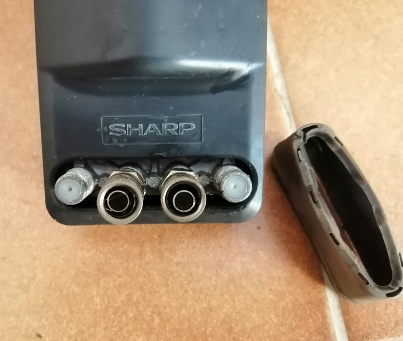 Moden SHARP e Antena parábolica