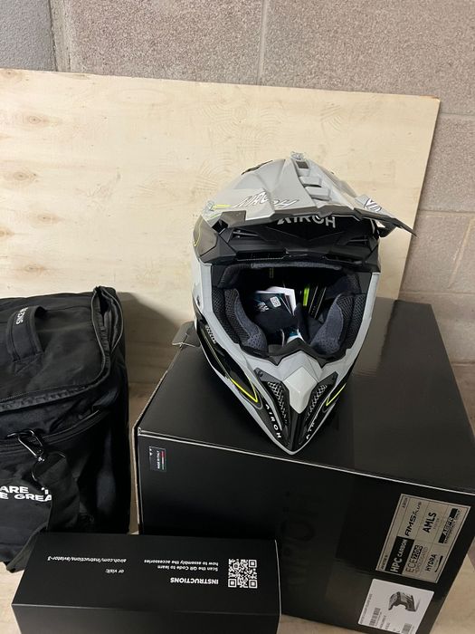 Airoh Twist 3, Aviator 3 , Aviator Ace 2, Commander 2