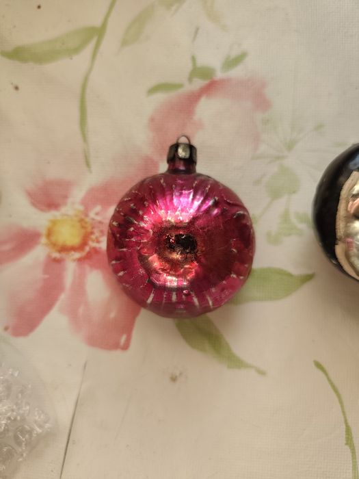 Sprzedam 2 stare bombki