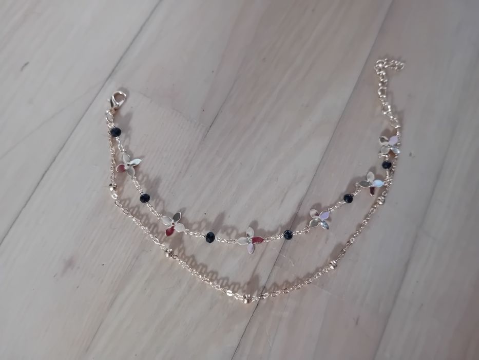 Nowa bransoletka na nogę