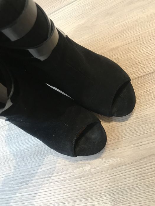 Szpilki Badura 36 zabudowane z odkrytym palcem