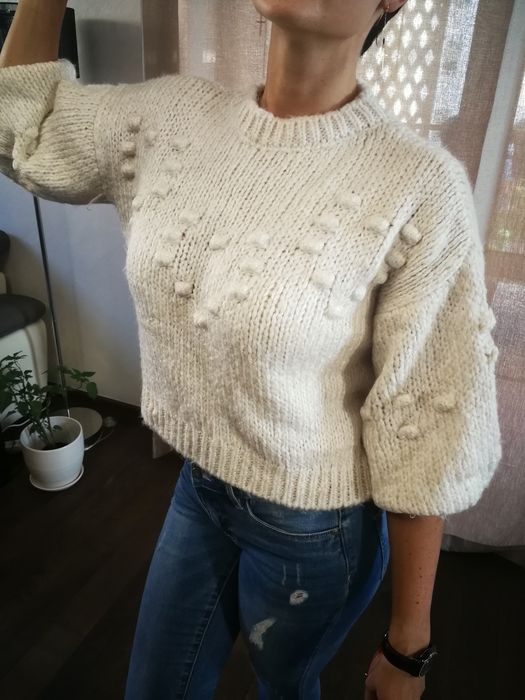 Sweter z rękawami bufkami