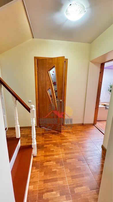 Здам 4 х кімнатний будинок у районі Епіцентру зі своїм двором і АО