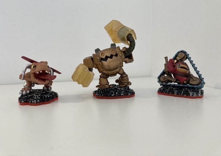 Variados personagens de Skylanders