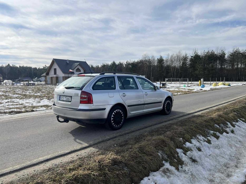 Skoda Octavia                                   .