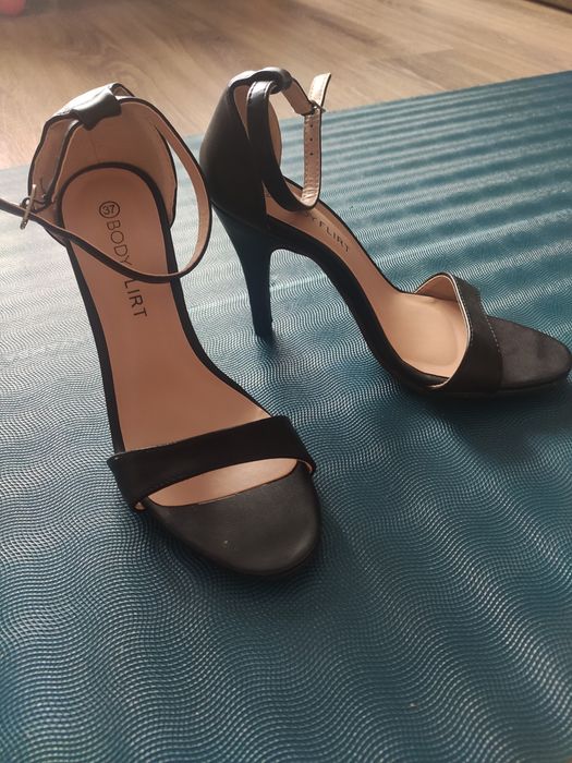 Buty - Sandały na szpilce