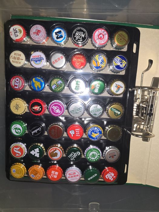 Kolekcja kapsli Azjatyckich znaczna część niebutelkowana 111 sztuk