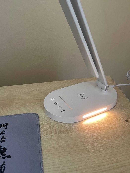 Настільна LED лампа